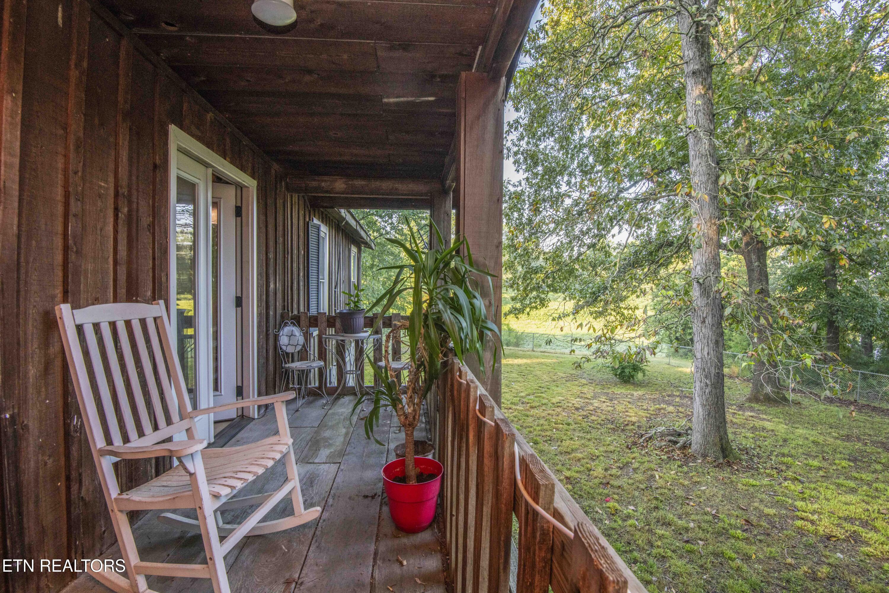 197 Wedgewood Lane Spring City, TN 37381 - Photo 31 of 57 balcony 1_1