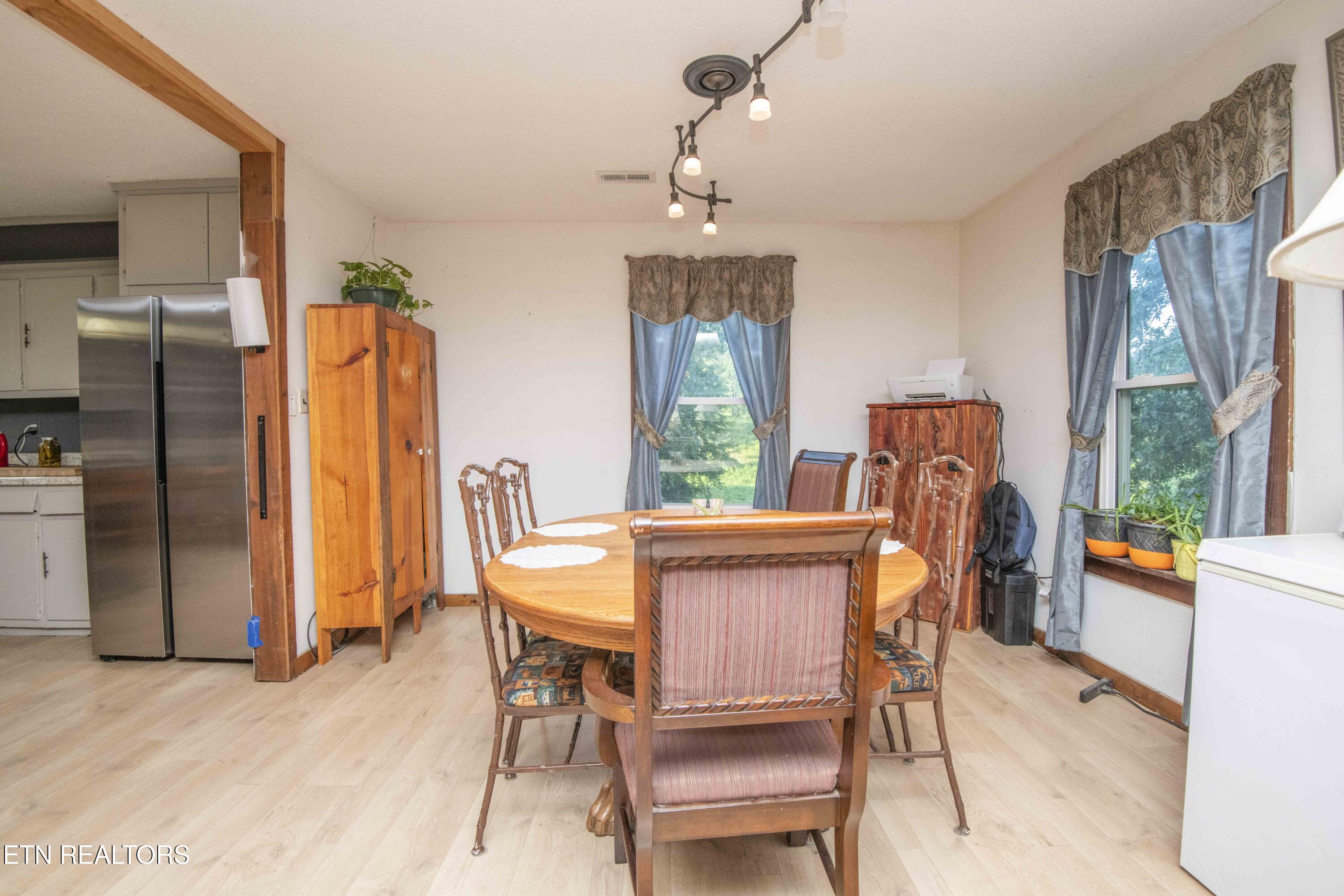 197 Wedgewood Lane Spring City, TN 37381 - Photo 34 of 57 dining 2_1