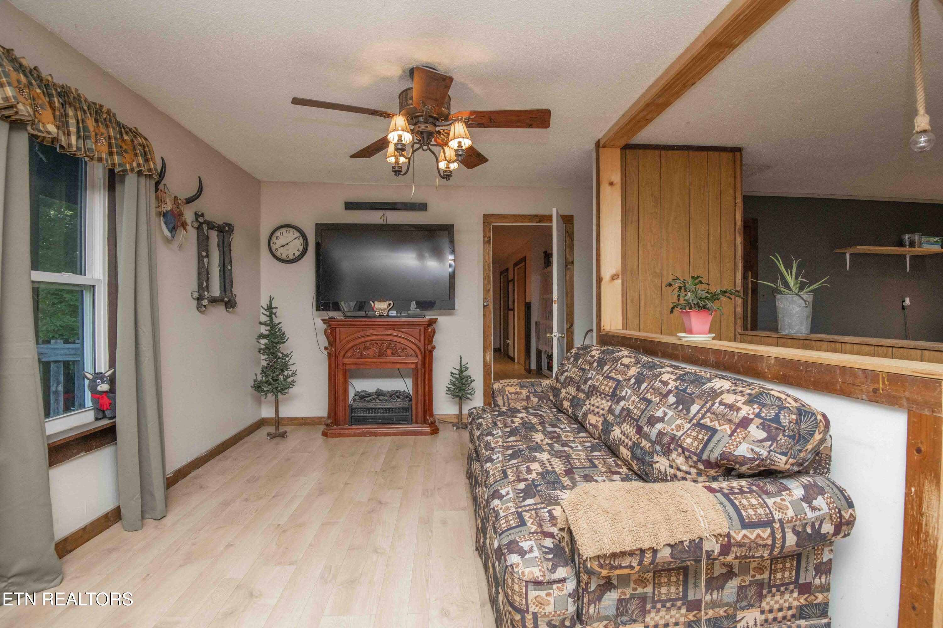 197 Wedgewood Lane Spring City, TN 37381 - Photo 46 of 57 living 2_1