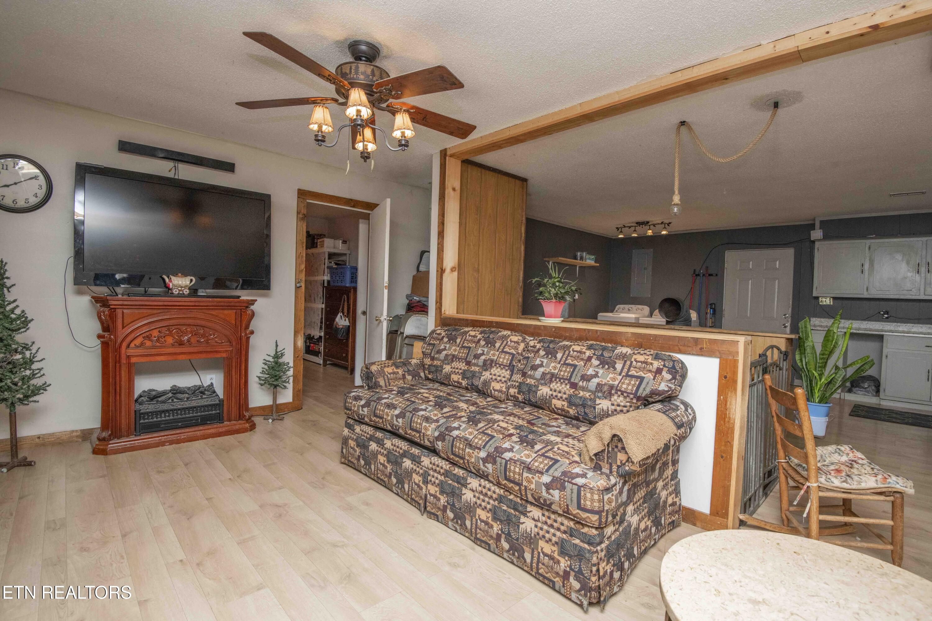 197 Wedgewood Lane Spring City, TN 37381 - Photo 47 of 57 living_1