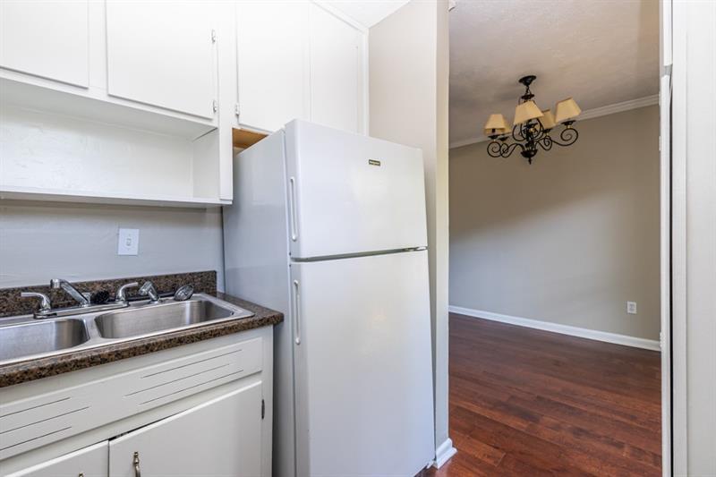 120 Biscayne Drive Northwest, Unit B10 Atlanta, GA 30309 - Photo 15 of 28