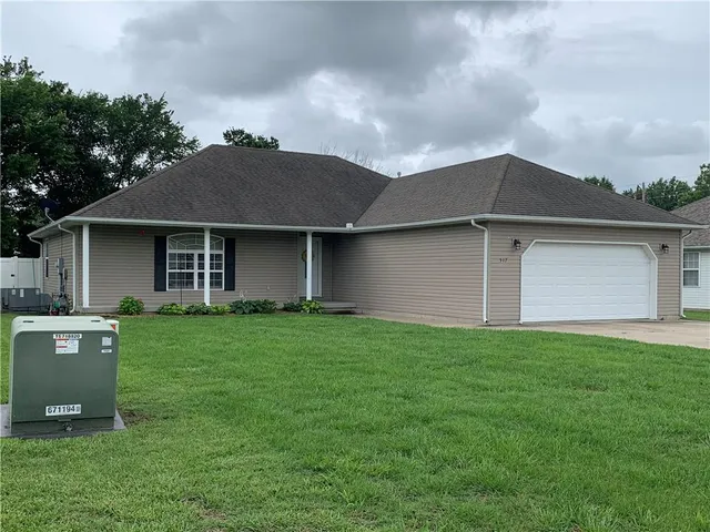 $249,000 | 517 South Brooklyn Court, Frontenac, KS 66763