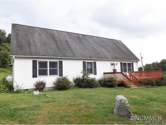 742 Silvers Cove Road Clyde, NC 28721 - Photo 2 of 24
