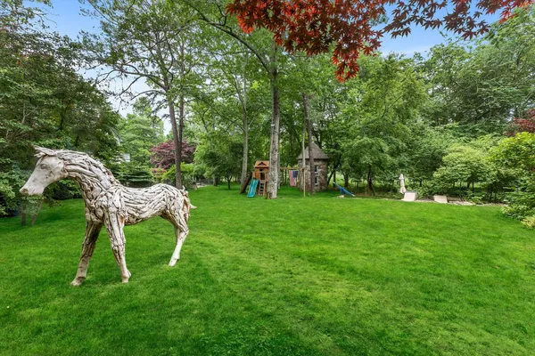 $175,000 | 112 Georgica Close Road, East Hampton, NY 11937