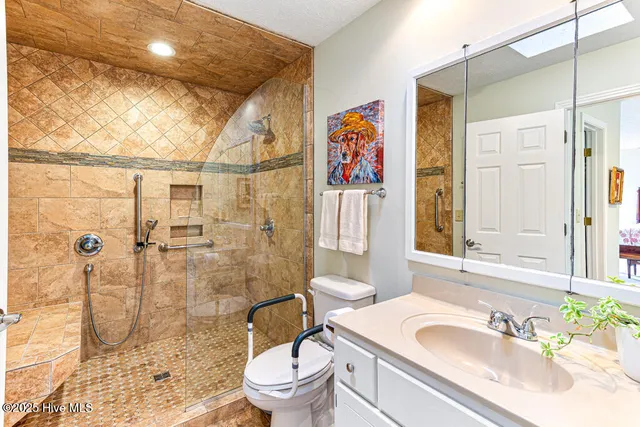 $650,000 | 65 Lake Hills Road, Pinehurst, NC 28374