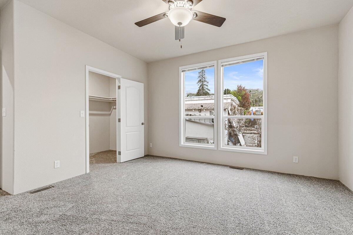8401 Old Stage Road, Unit 25 Central Point, OR 97502 - Photo 8 of 17 14-2