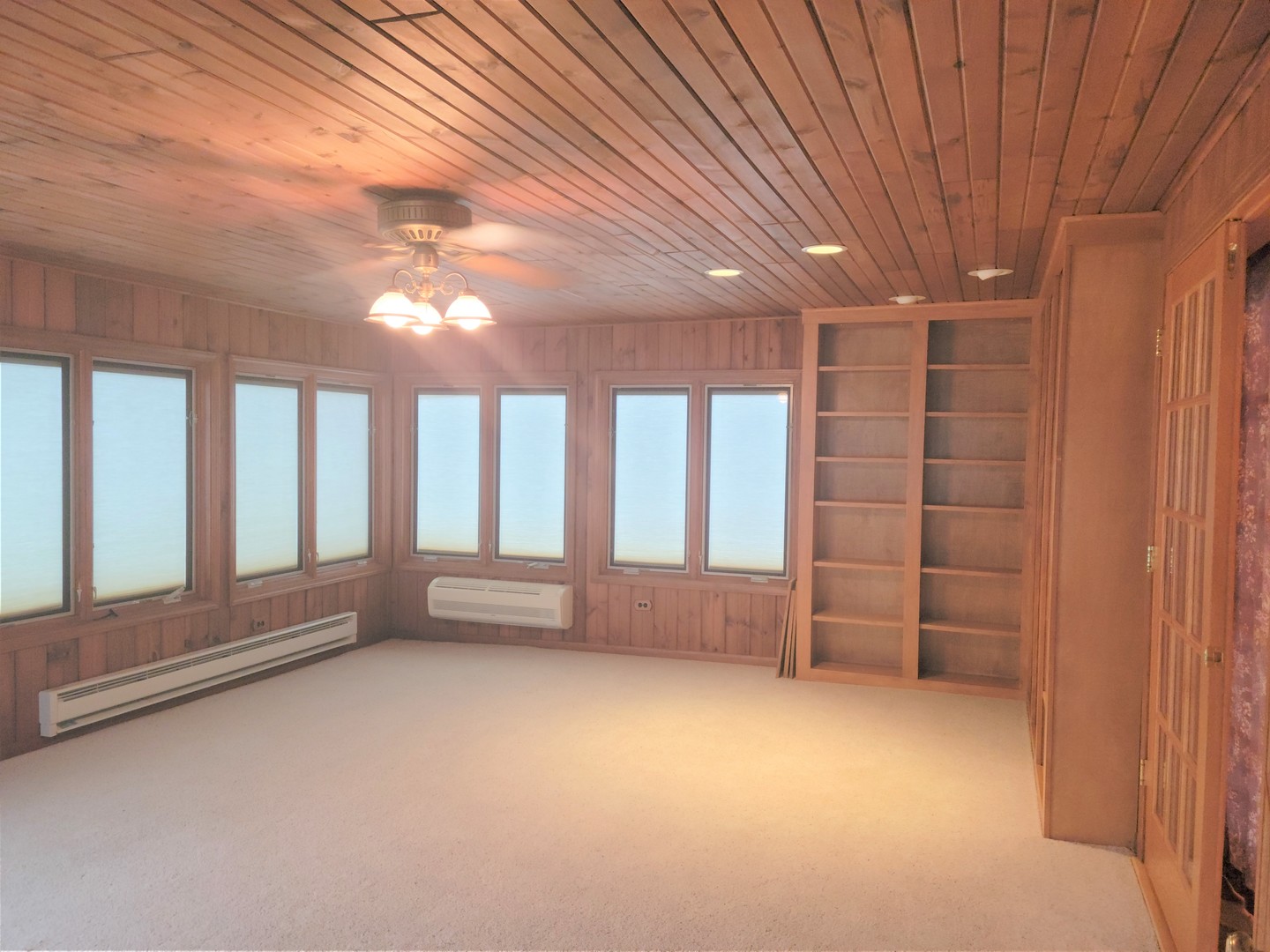 18715 Hebron Road Harvard, IL 60033 - Photo 15 of 54 an empty room with windows