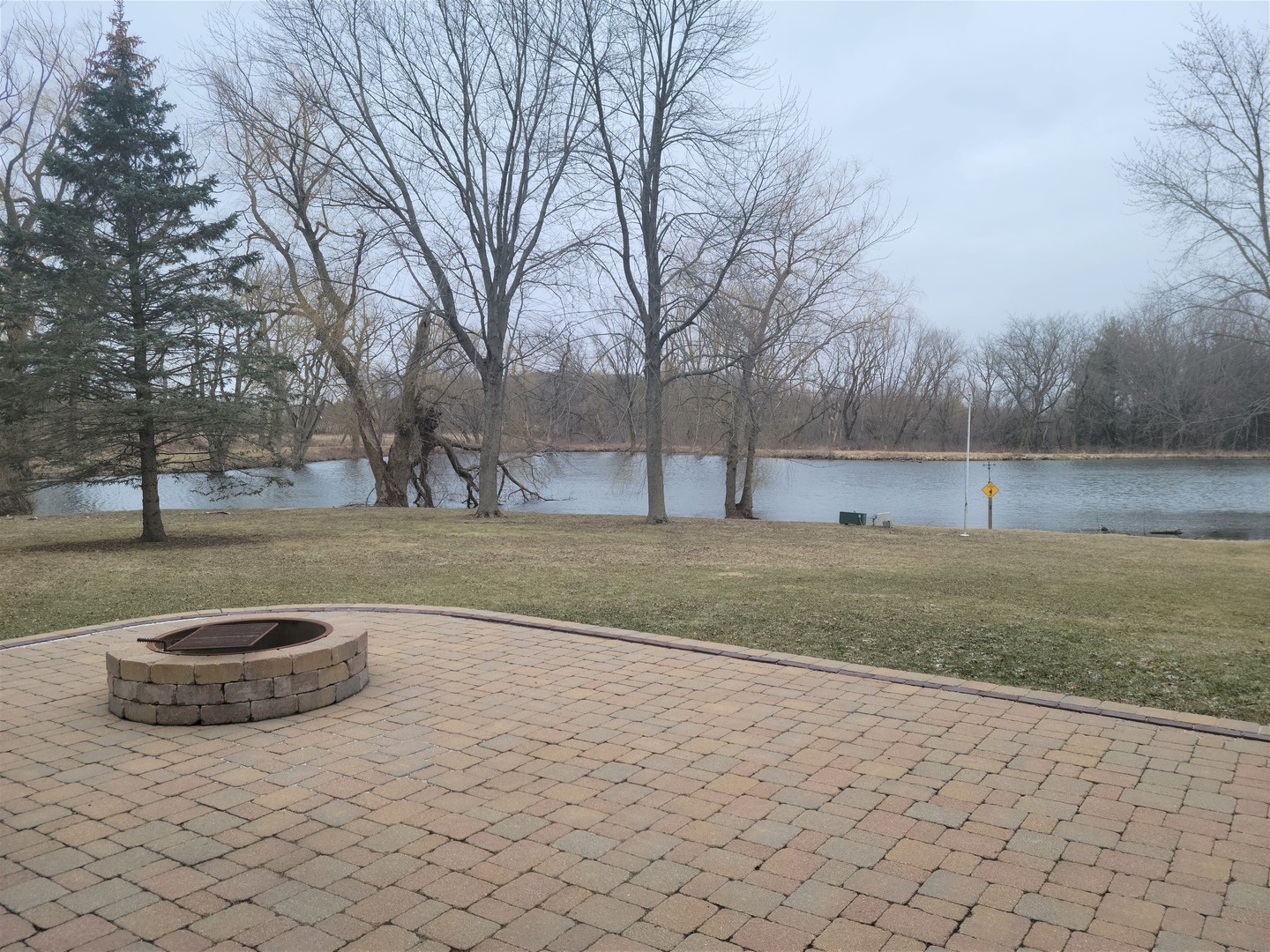 18715 Hebron Road Harvard, IL 60033 - Photo 5 of 54 a view of a outdoor space