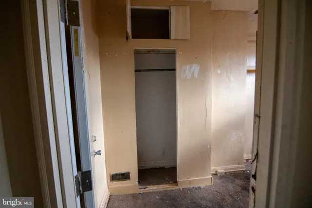 a view of walk in closet