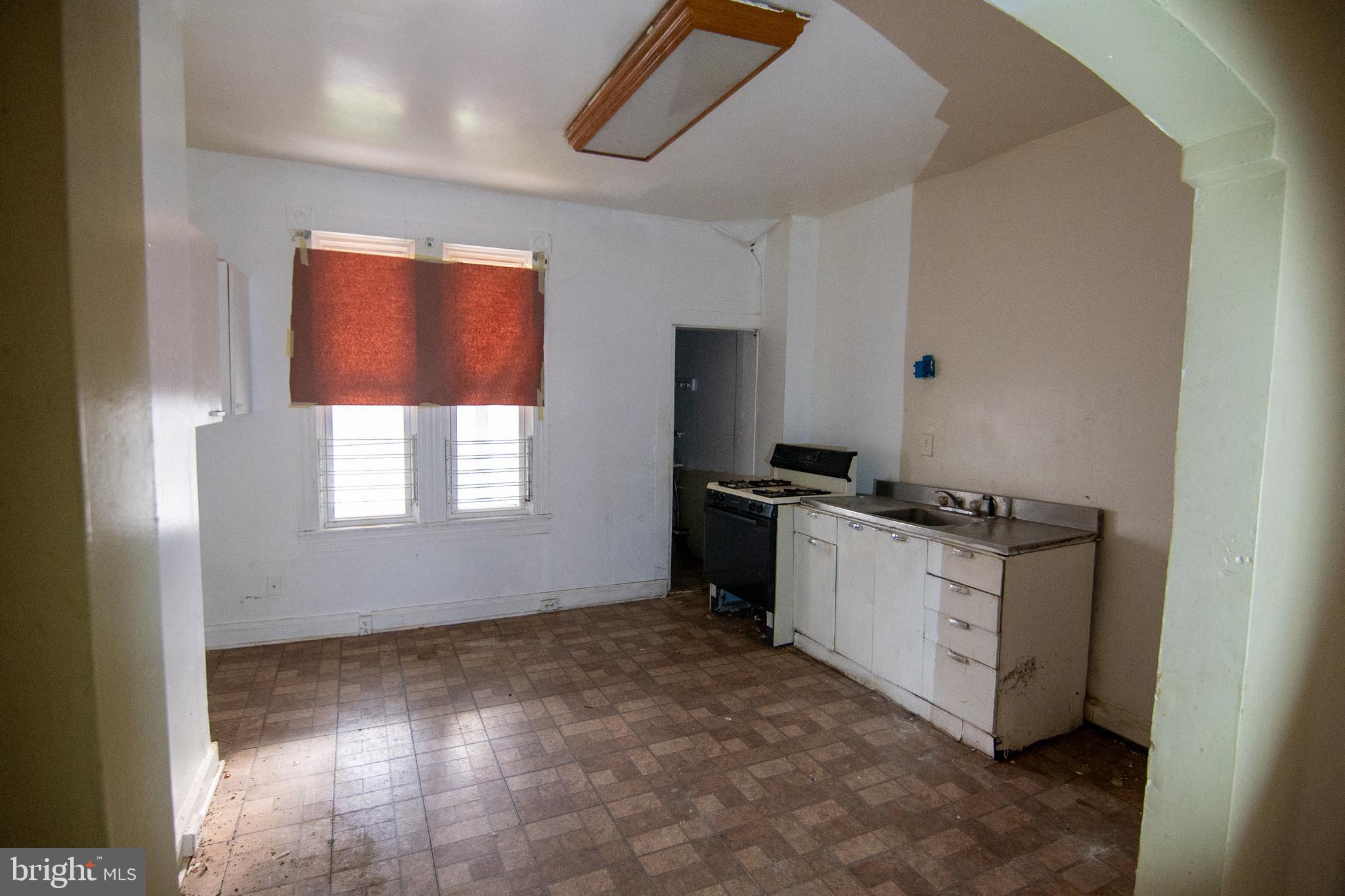 2583 West Fayette Street Baltimore, MD 21223 - Photo 4 of 18