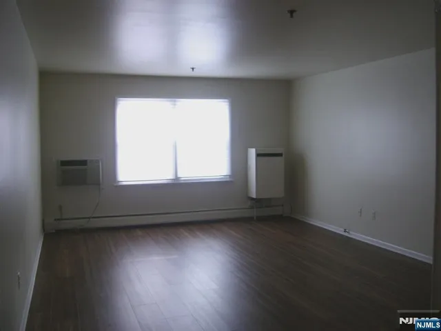 $2,000 | 690 River Road, Unit H, New Milford, NJ 07646