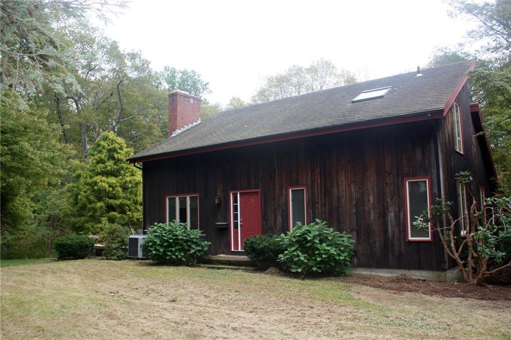 14 Wig Hill Road Haddam, CT 06438 - Photo 1 of 1 a front view of a house with garden