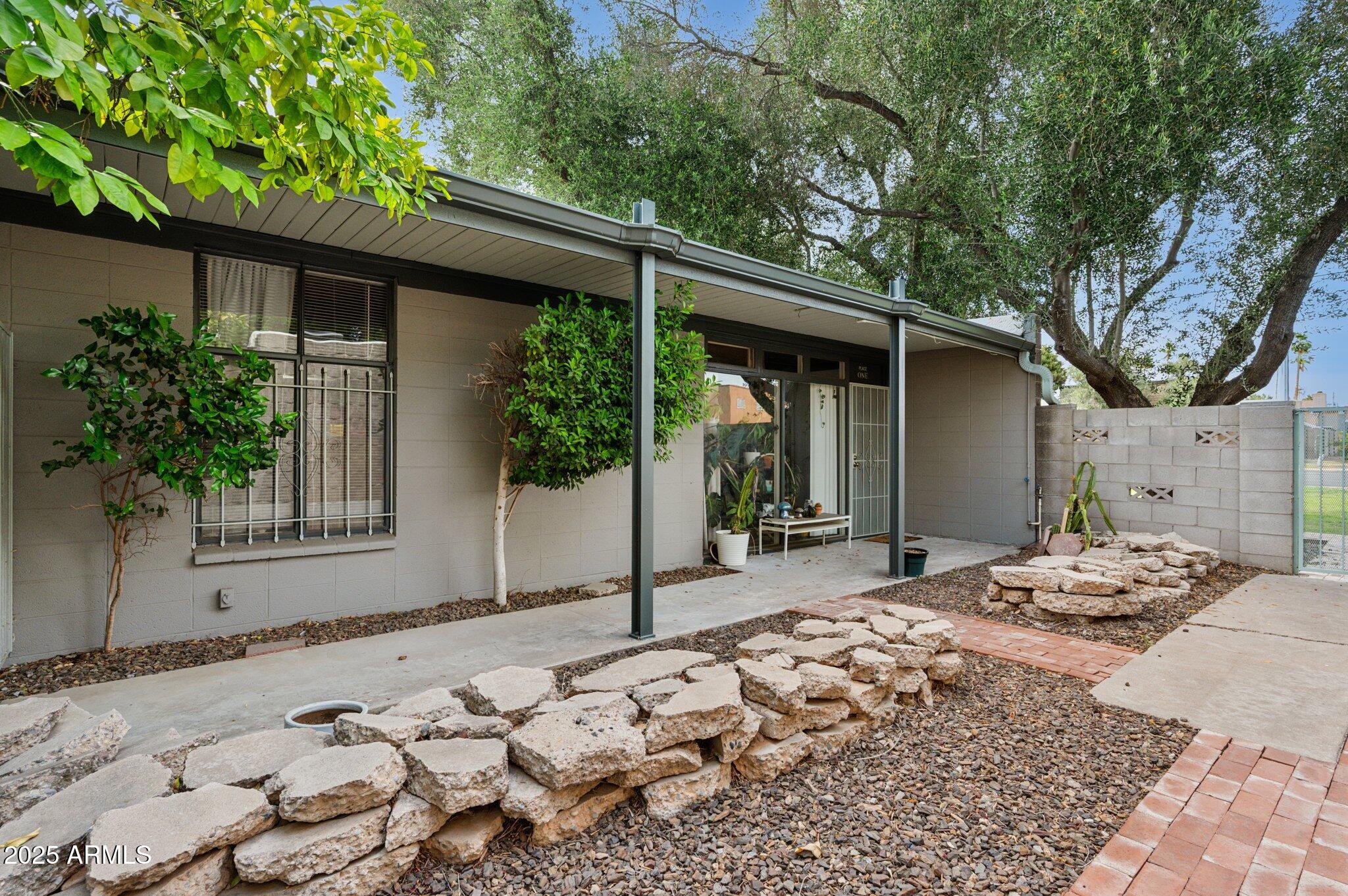 1101 East Bethany Home Road, Unit 1 Phoenix, AZ 85014 - Photo 26 of 61 Front of unit