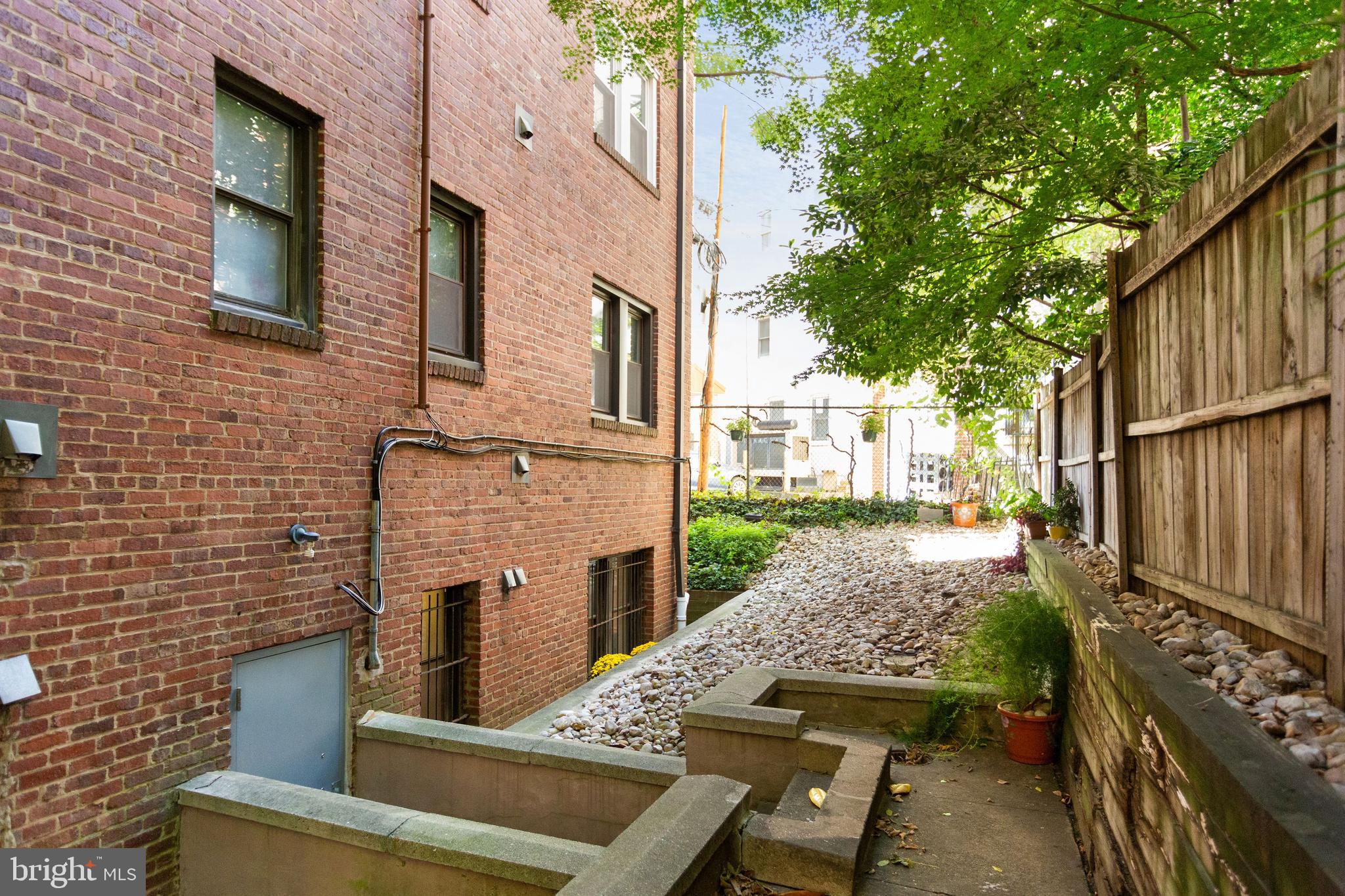 1727 R Street Northwest, Unit LL2 Washington, DC 20009 - Photo 18 of 22