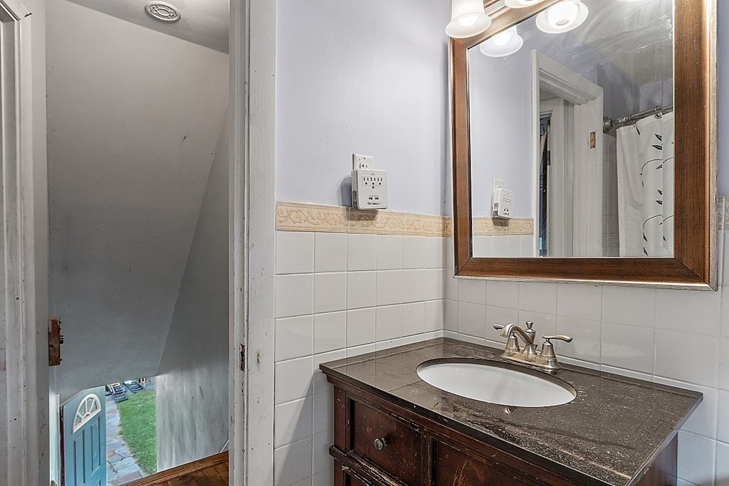 3 Hiawatha Road Woburn, MA 01801 - Photo 10 of 22 Gallery Image 10