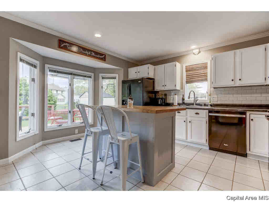 20 Taft Drive Rochester, IL 62563 - Photo 8 of 36