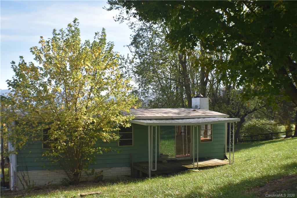49 Trantham Road Canton, NC 28716 - Photo 6 of 10 a view of backyard with green space