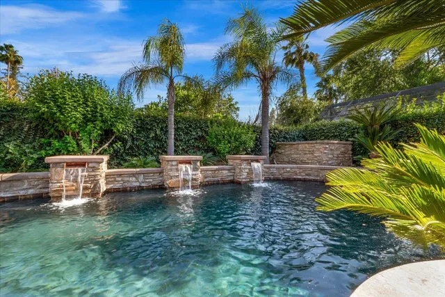 $1,195,000 | 2707 West Menlo Avenue, Fresno, CA 93711