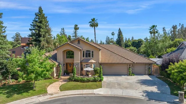 $1,195,000 | 2707 West Menlo Avenue, Fresno, CA 93711