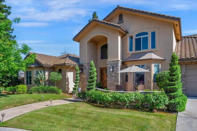 $1,195,000 | 2707 West Menlo Avenue, Fresno, CA 93711