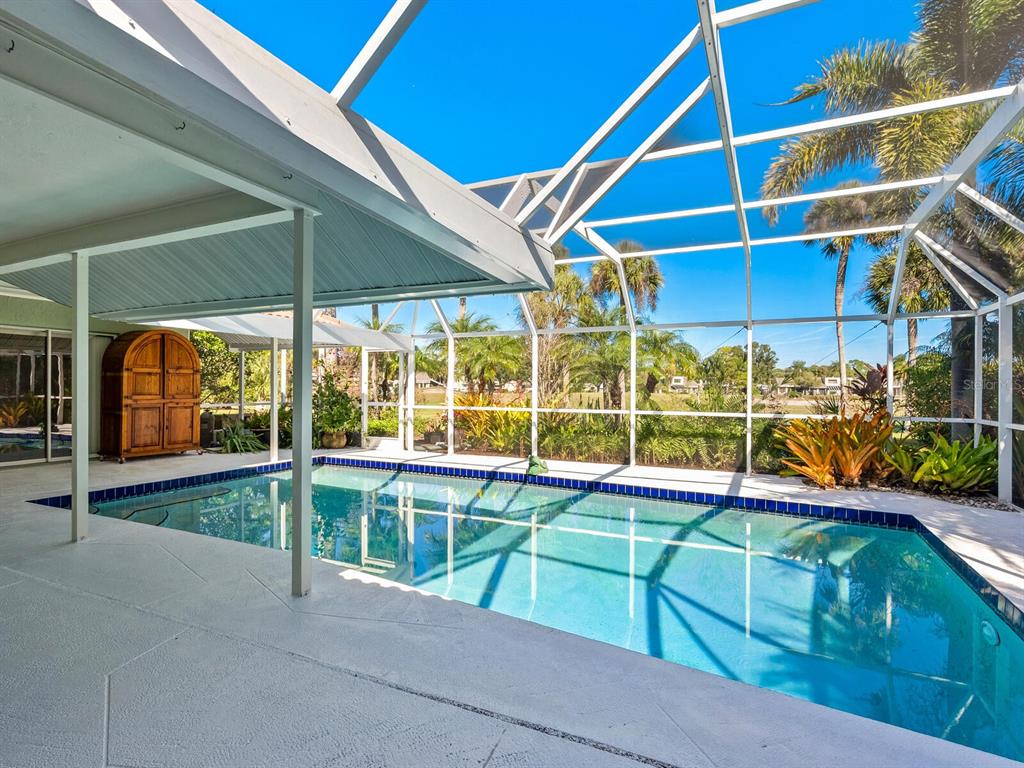 4725 Greencroft Road Sarasota, FL 34235 - Photo 4 of 40