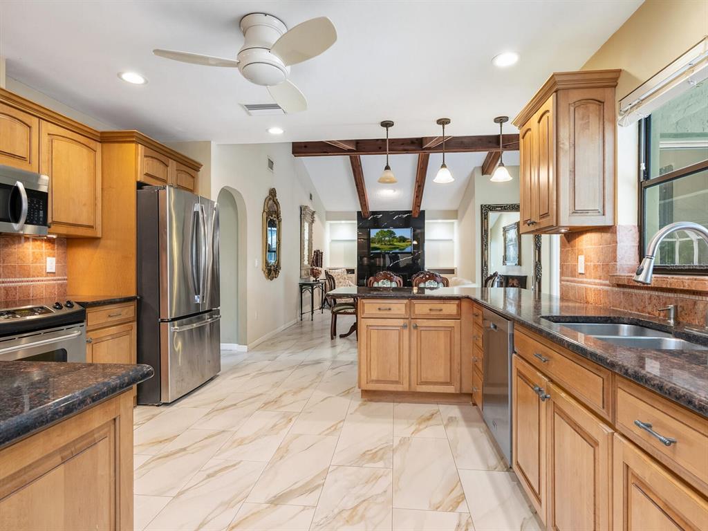 4725 Greencroft Road Sarasota, FL 34235 - Photo 7 of 40