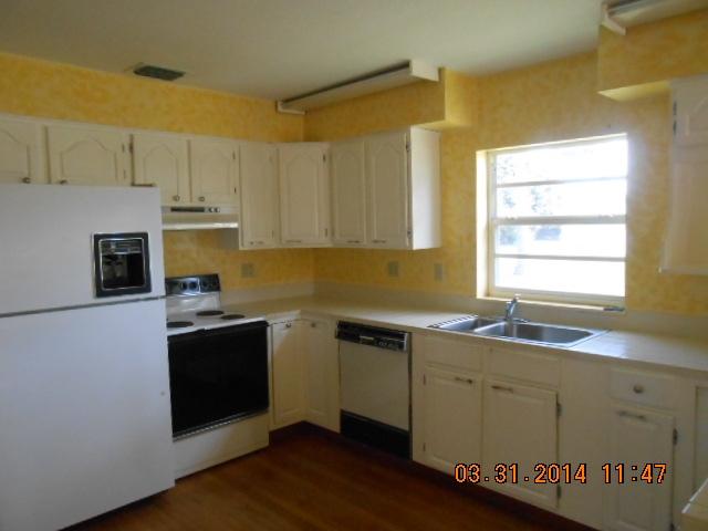 5359 Cleveland Road Delray Beach, FL 33484 - Photo 4 of 12 005