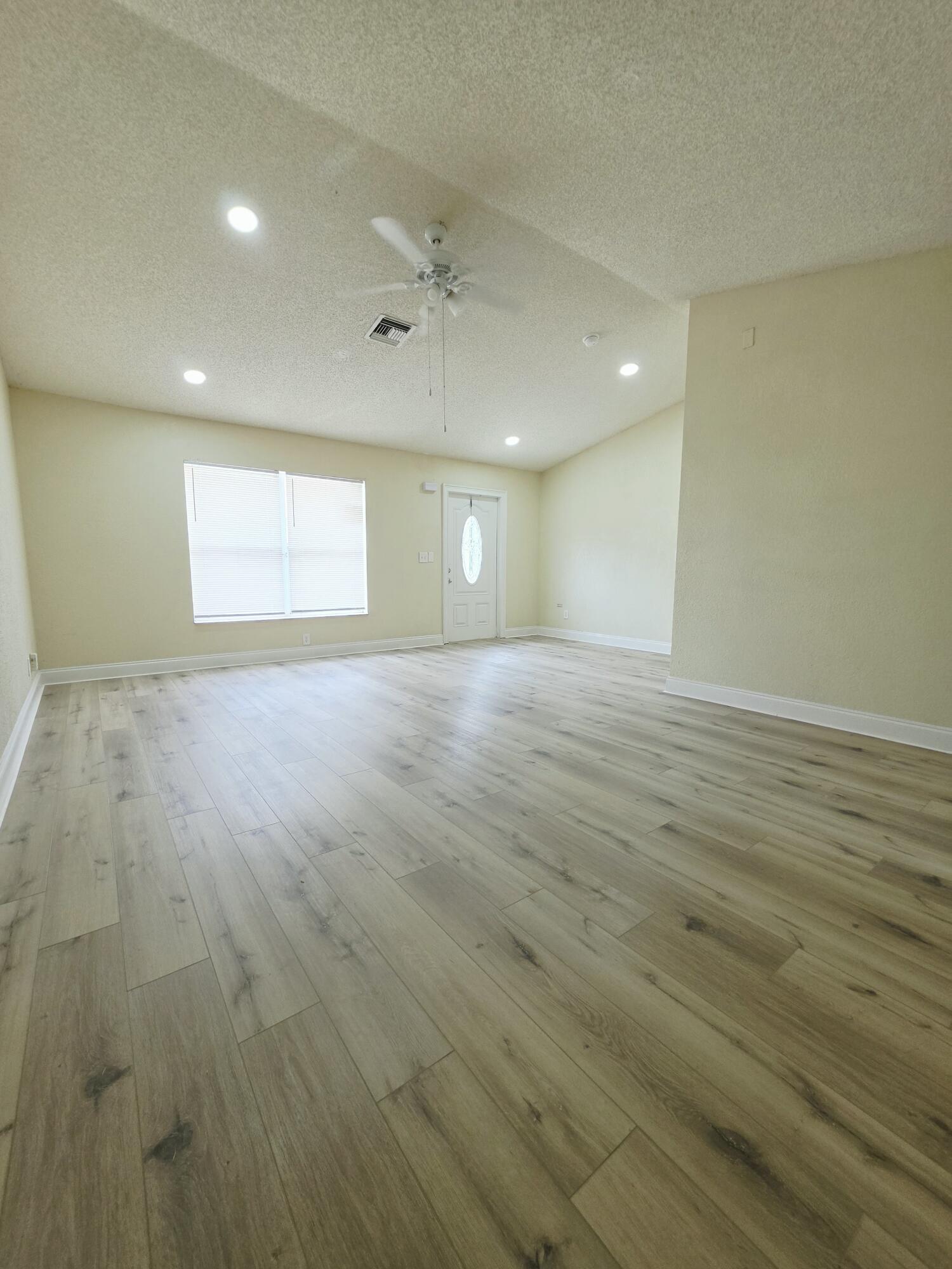 5447 Twin Oakes Road Lake Worth, FL 33463 - Photo 5 of 17 20260702_114352