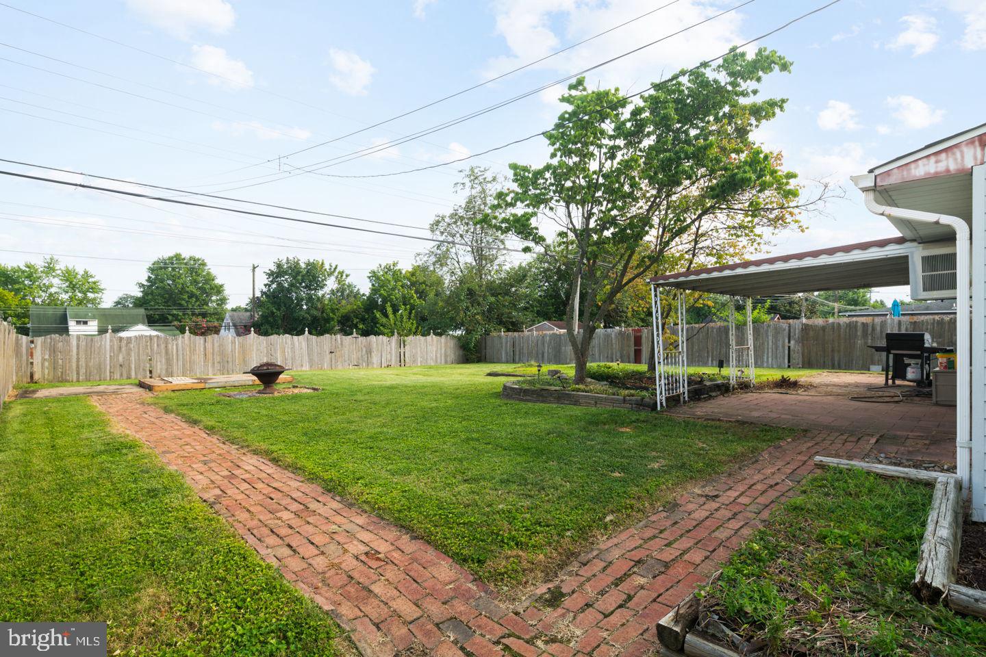 80 Queen Lily Road Levittown, PA 19057 - Photo 23 of 28 Back Yard