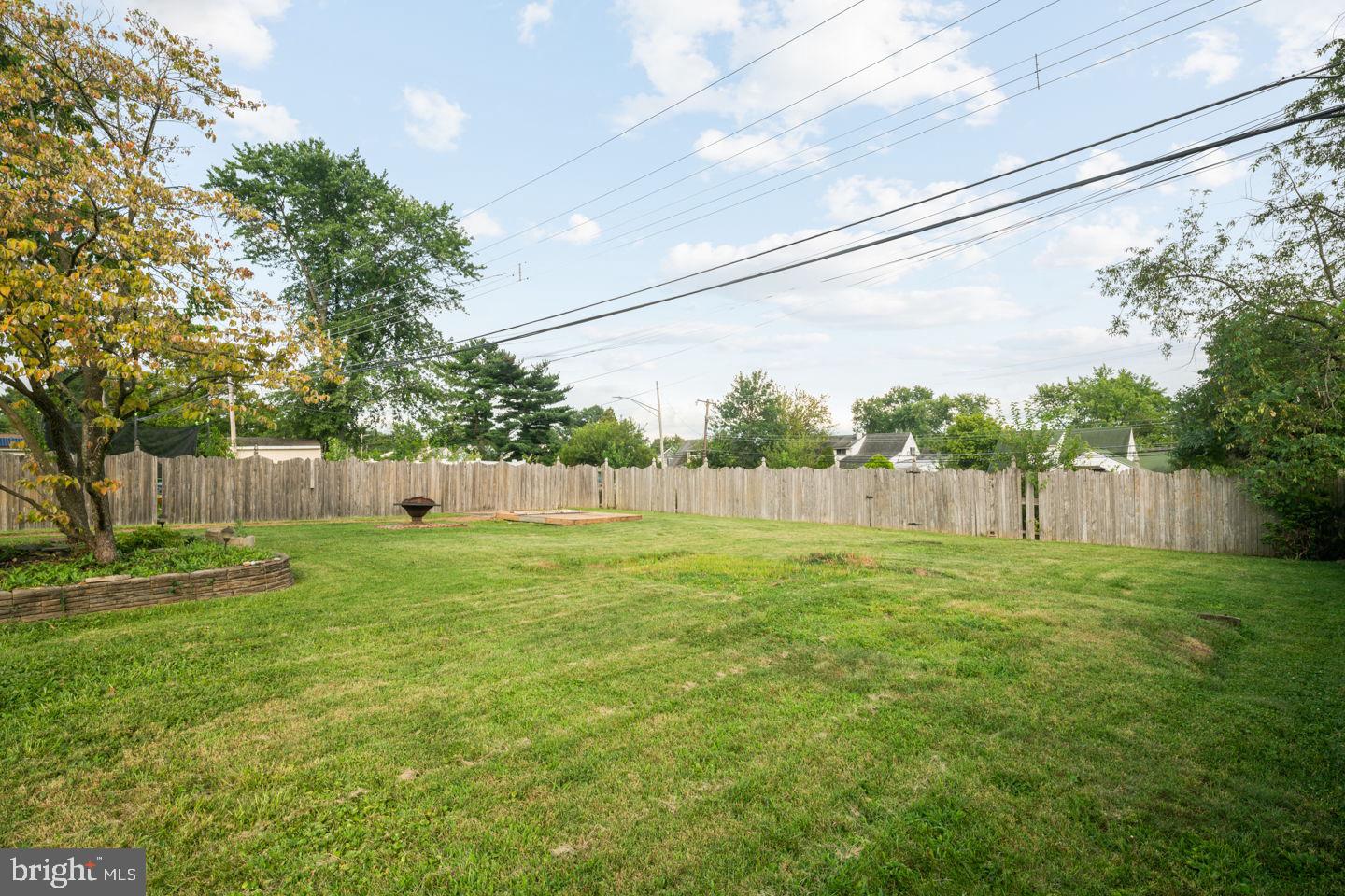 80 Queen Lily Road Levittown, PA 19057 - Photo 24 of 28 Back Yard