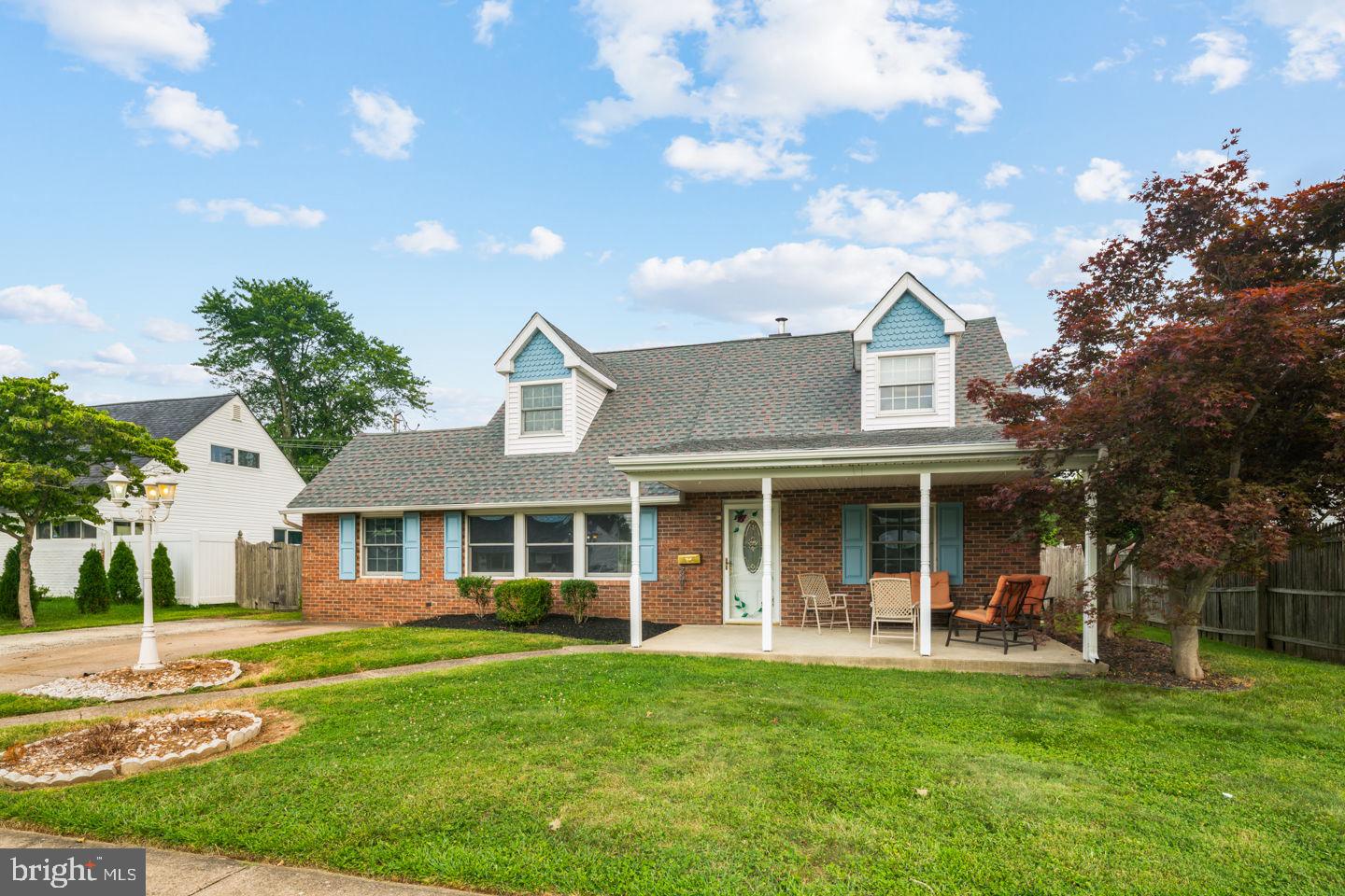 80 Queen Lily Road Levittown, PA 19057 - Photo 28 of 28 Exterior Front