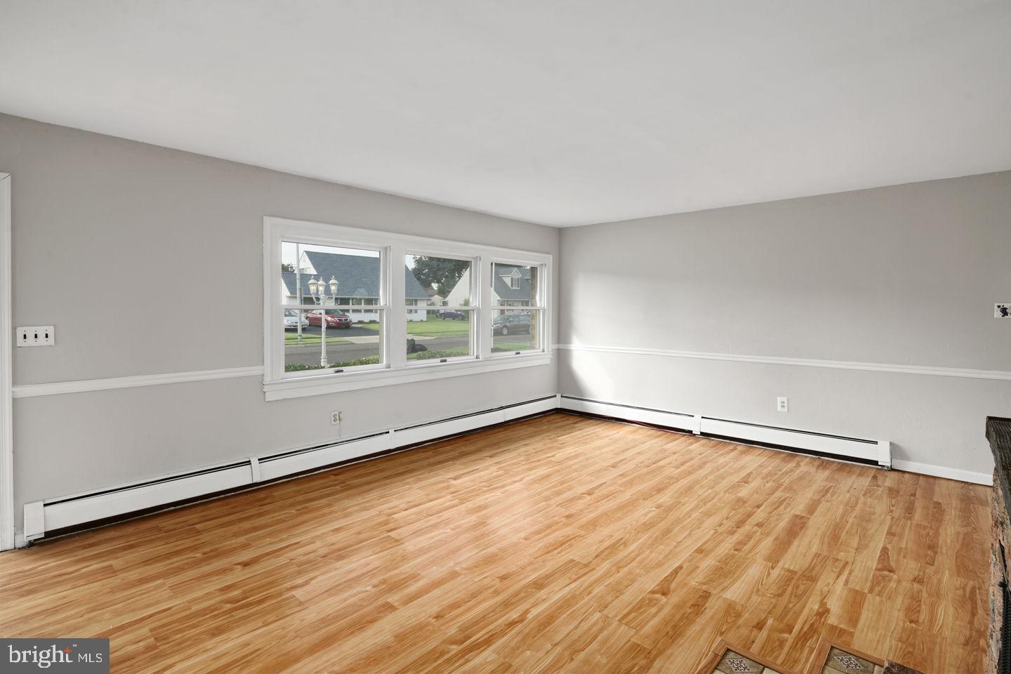 80 Queen Lily Road Levittown, PA 19057 - Photo 6 of 28 Living Room