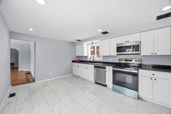 $815,000 | 2230-2232 Cranberry Highway, Wareham, MA 02576