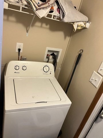 557 Southwest Cutoff, Unit 100 Worcester, MA 01607 - Photo 17 of 31 a utility room with dryer and washer
