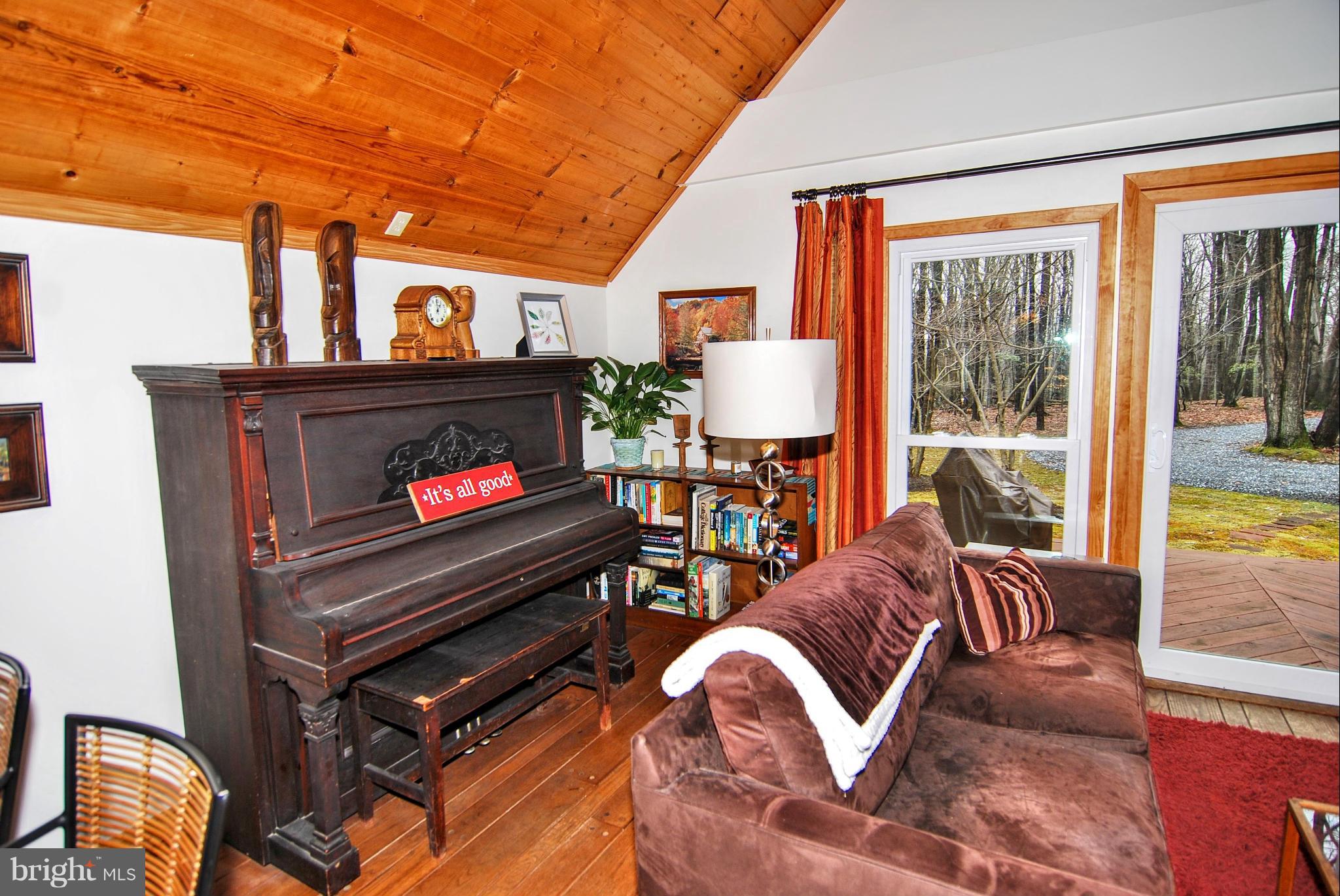 3128 Basford Road Frederick, MD 21703 - Photo 10 of 30 Family Room