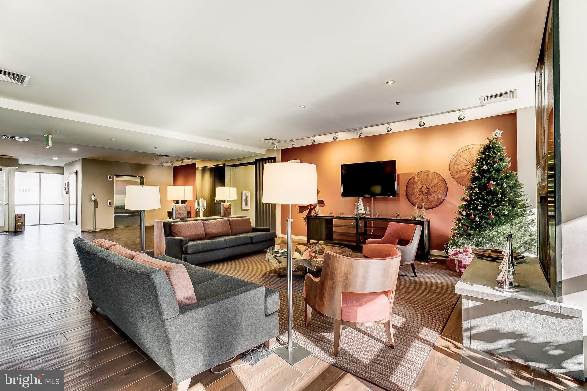 2007 Clipper Park Road, Unit 425 Baltimore, MD 21211 - Photo 35 of 51 Main Level Lobby