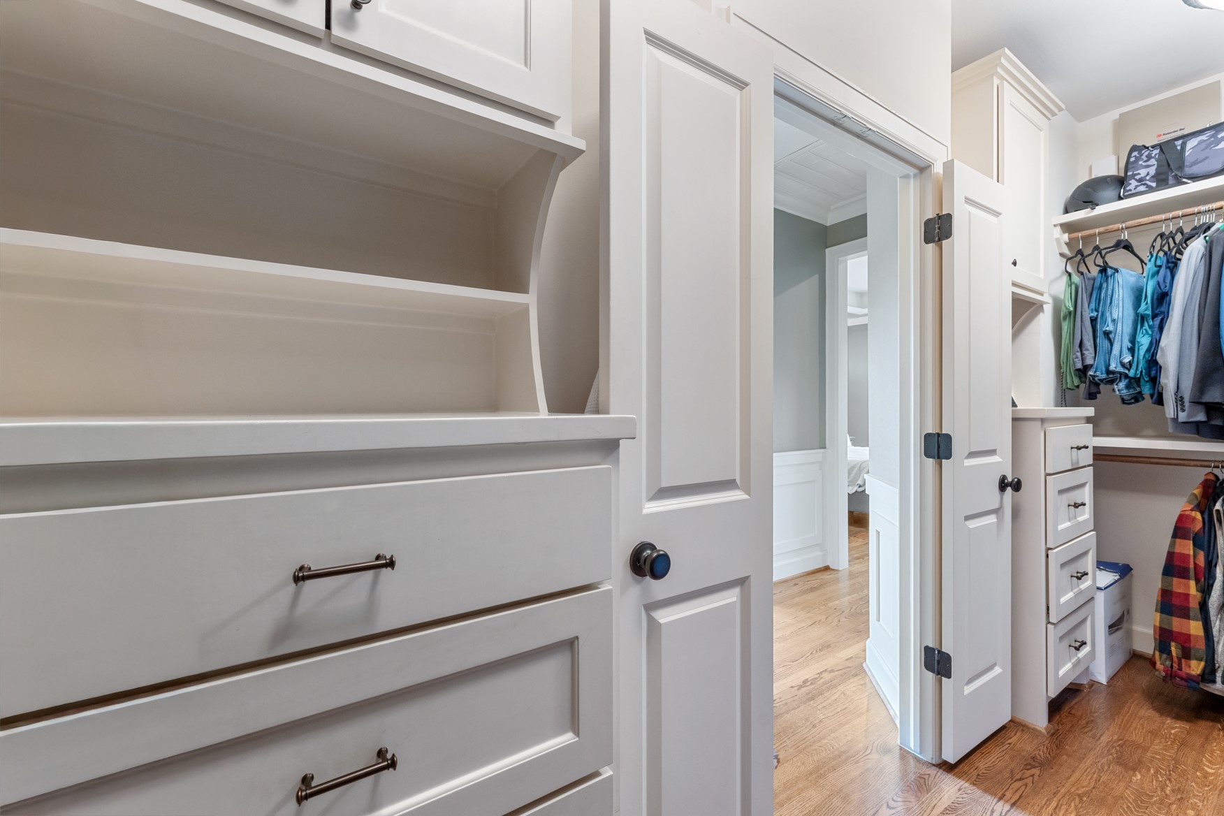 836 East 24th Street Houston, TX 77009 - Photo 23 of 40 Primary closet with built ins