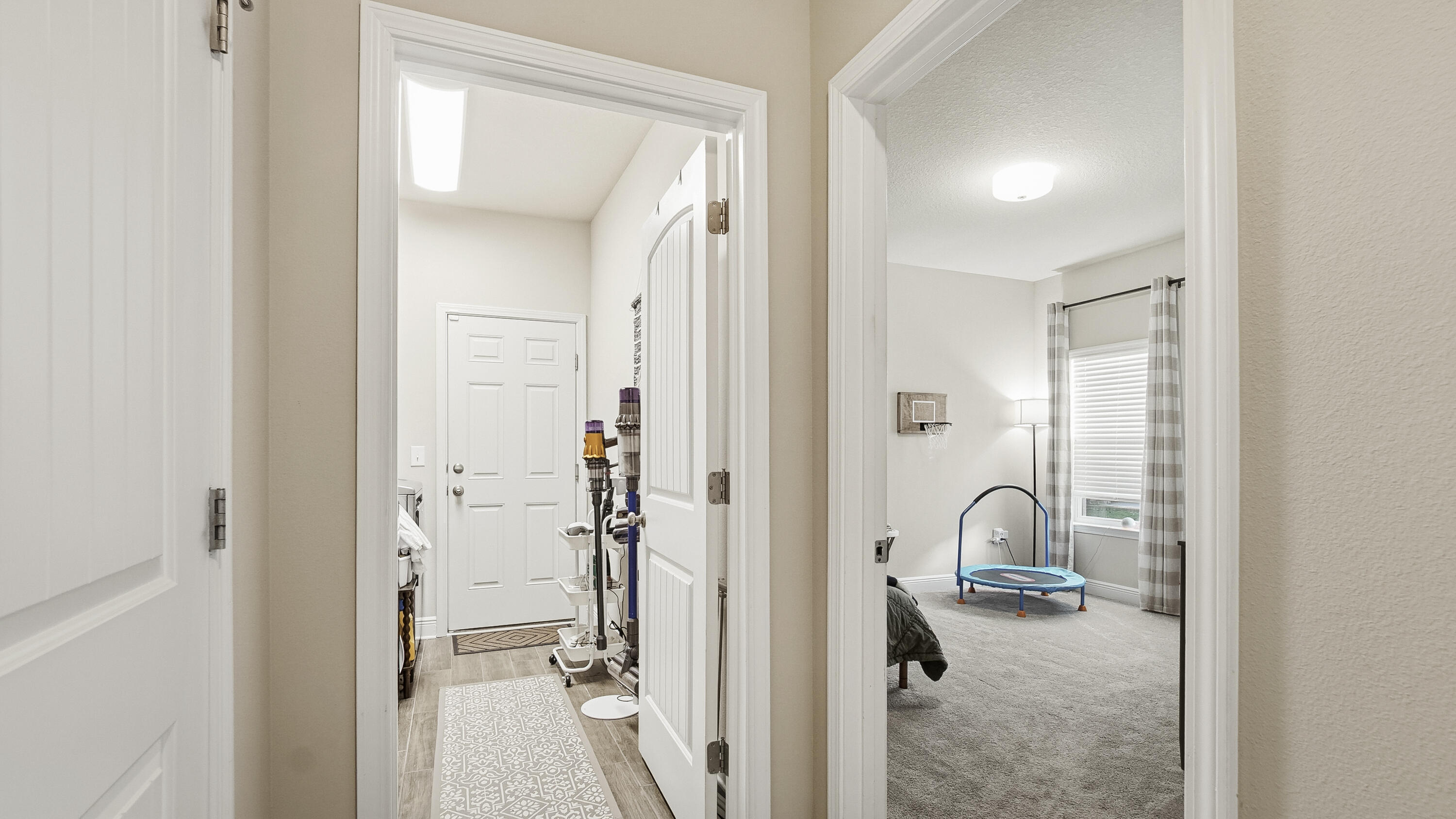 54 Lottie Loop Freeport, FL 32439 - Photo 19 of 63 a view of a bathroom with a tub and mirror