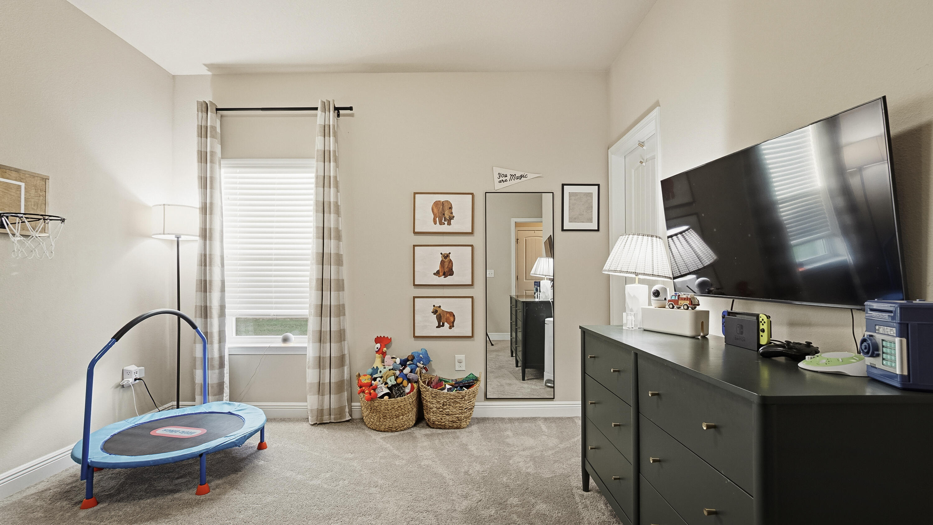 54 Lottie Loop Freeport, FL 32439 - Photo 23 of 63 a living room with furniture and a flat screen tv