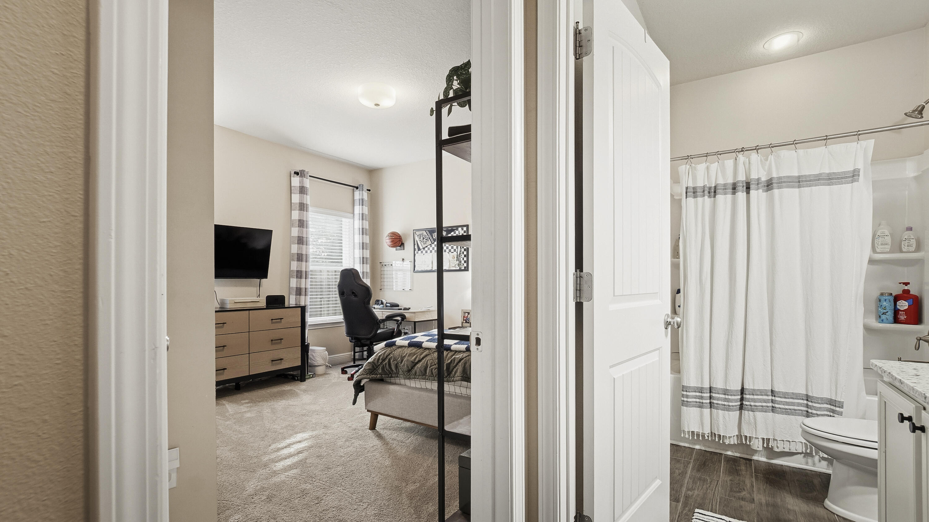 54 Lottie Loop Freeport, FL 32439 - Photo 25 of 63 a view of a livingroom with workspace and a window