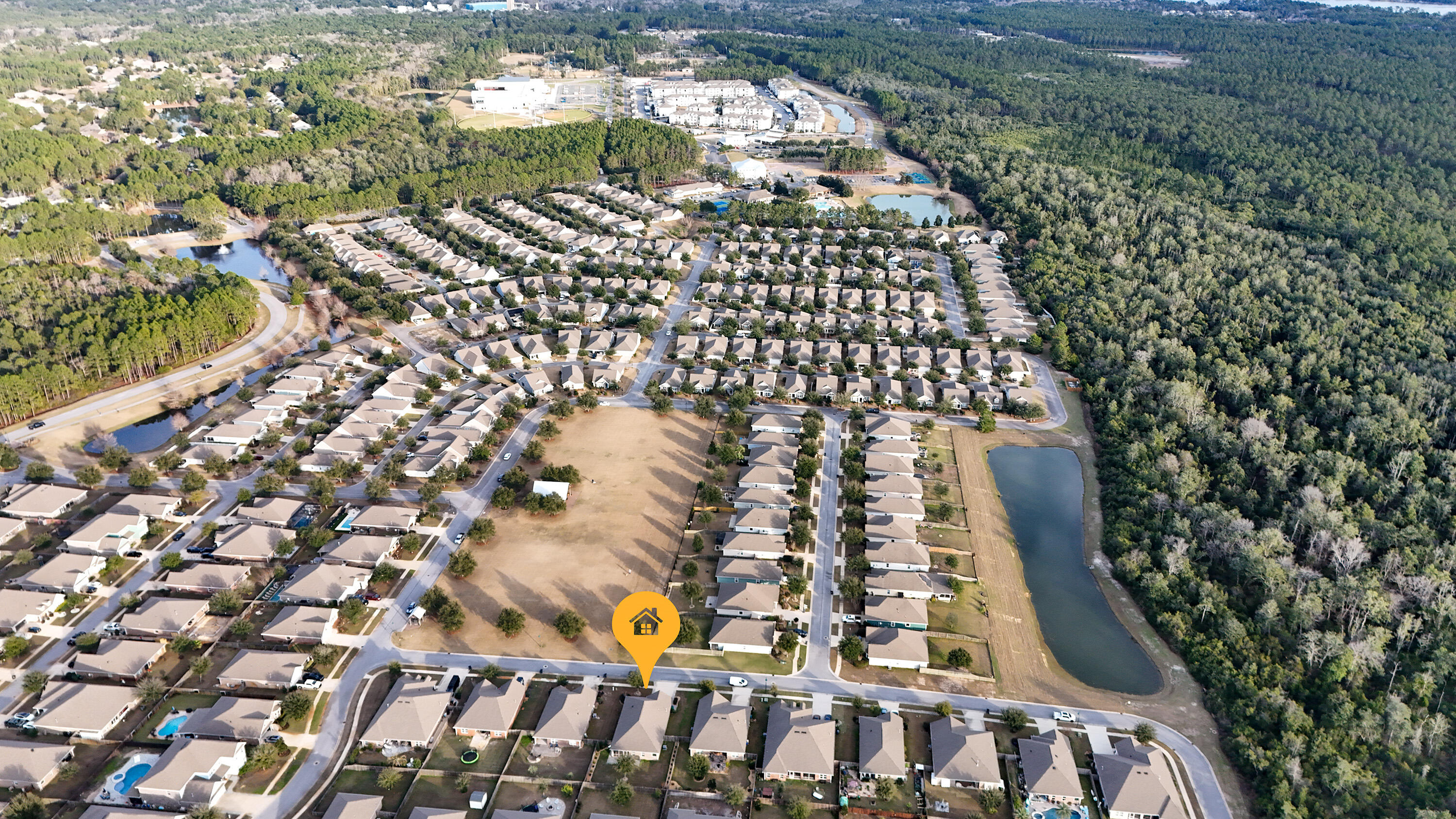 54 Lottie Loop Freeport, FL 32439 - Photo 5 of 63 view of a large building