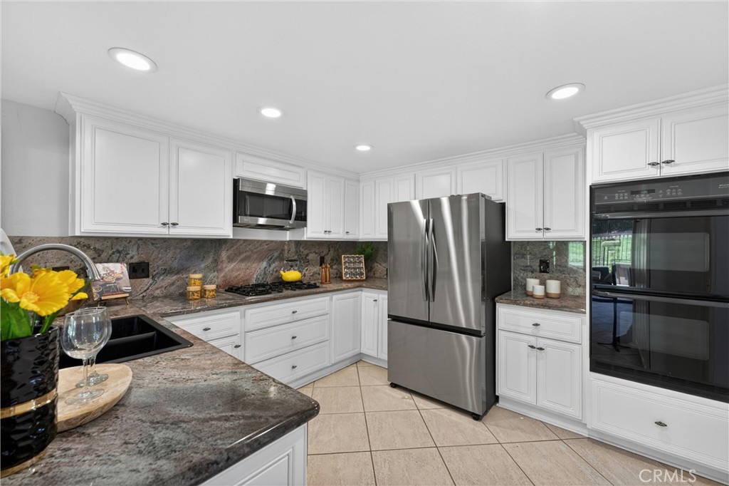 525 Riviera Court Fullerton, CA 92835 - Photo 20 of 43