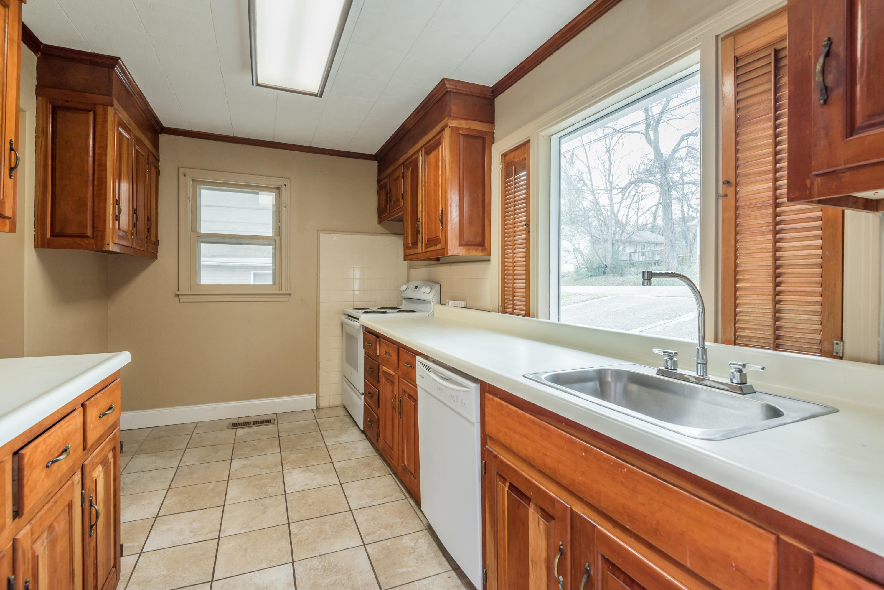 212 East Tennessee Avenue Oak Ridge, TN 37830 - Photo 11 of 24 212ETennesseeAve-17