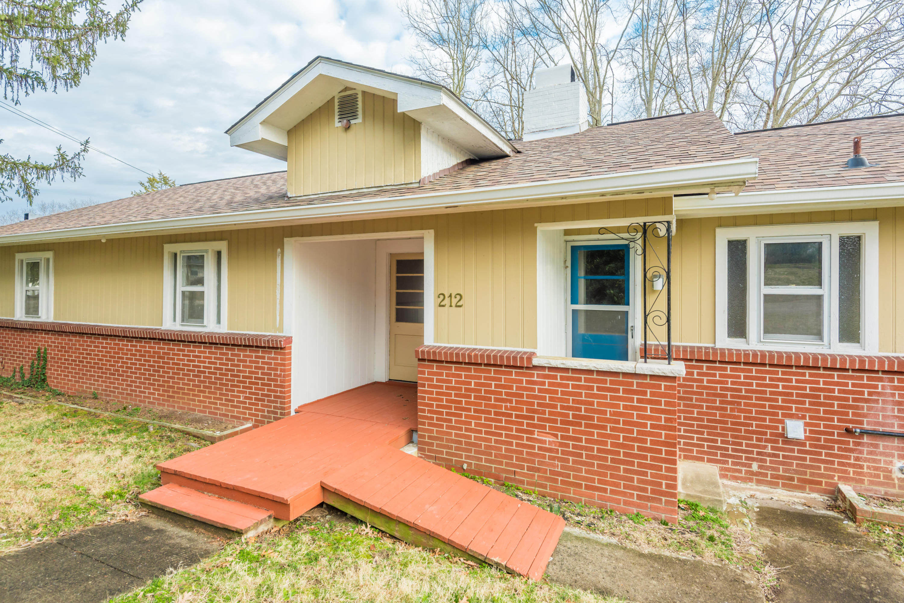 212 East Tennessee Avenue Oak Ridge, TN 37830 - Photo 4 of 24 212ETennesseeAve-4