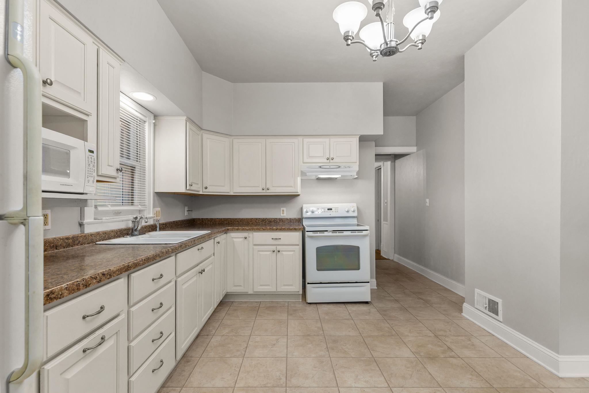 719 South State Street Appleton, WI 54911 - Photo 5 of 68