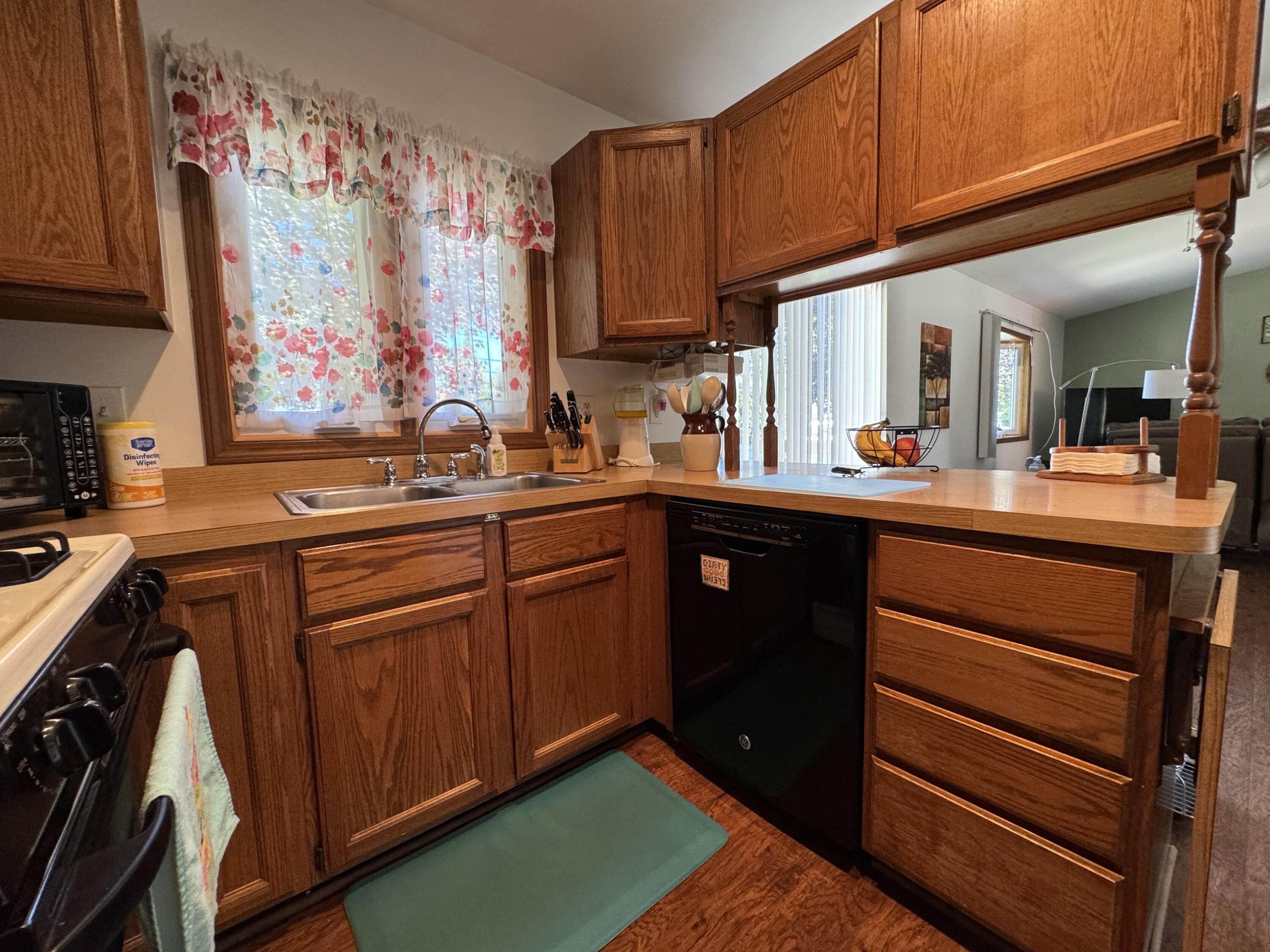 39910 Bridgeview Street Harrison Township, MI 48045 - Photo 12 of 33 IMG_3325