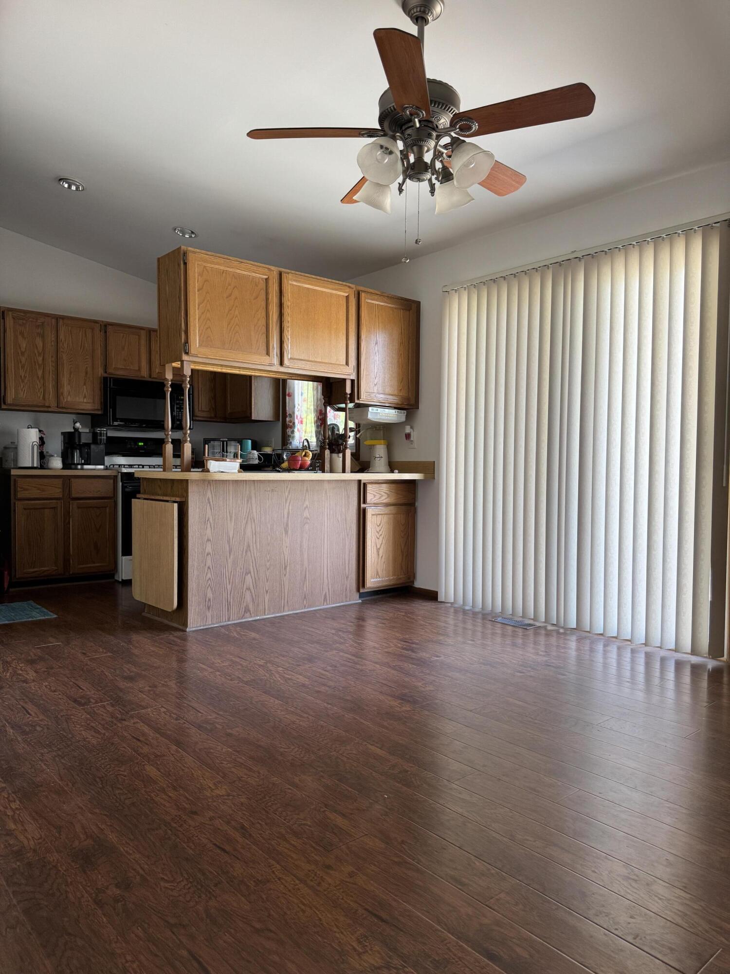39910 Bridgeview Street Harrison Township, MI 48045 - Photo 7 of 33 IMG_3315