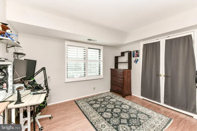 $3,100 | 309 Yoakum Parkway, Unit 408, Alexandria, VA 22304