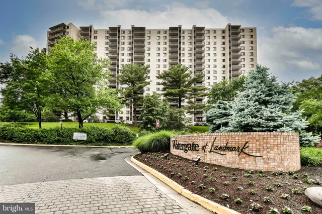 $3,100 | 309 Yoakum Parkway, Unit 408, Alexandria, VA 22304