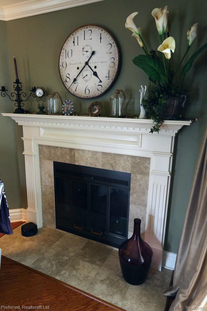 1266 Knightsbridge Road Canton, MI 48187 - Photo 13 of 22 Gas fireplace.jpg